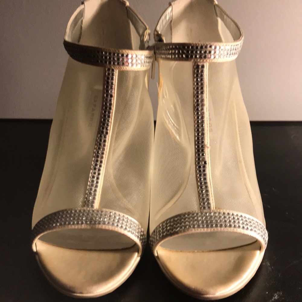 Cream heel